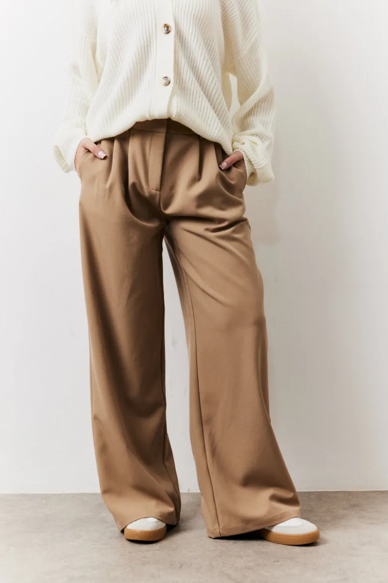Adjustable Waist Pleat Wide Leg Trouser