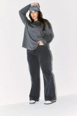 Fits Embroidered Crew Neck Long Sleeve T-Shirt