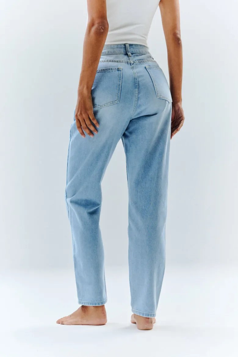 Sofia Straight Mom Jeans